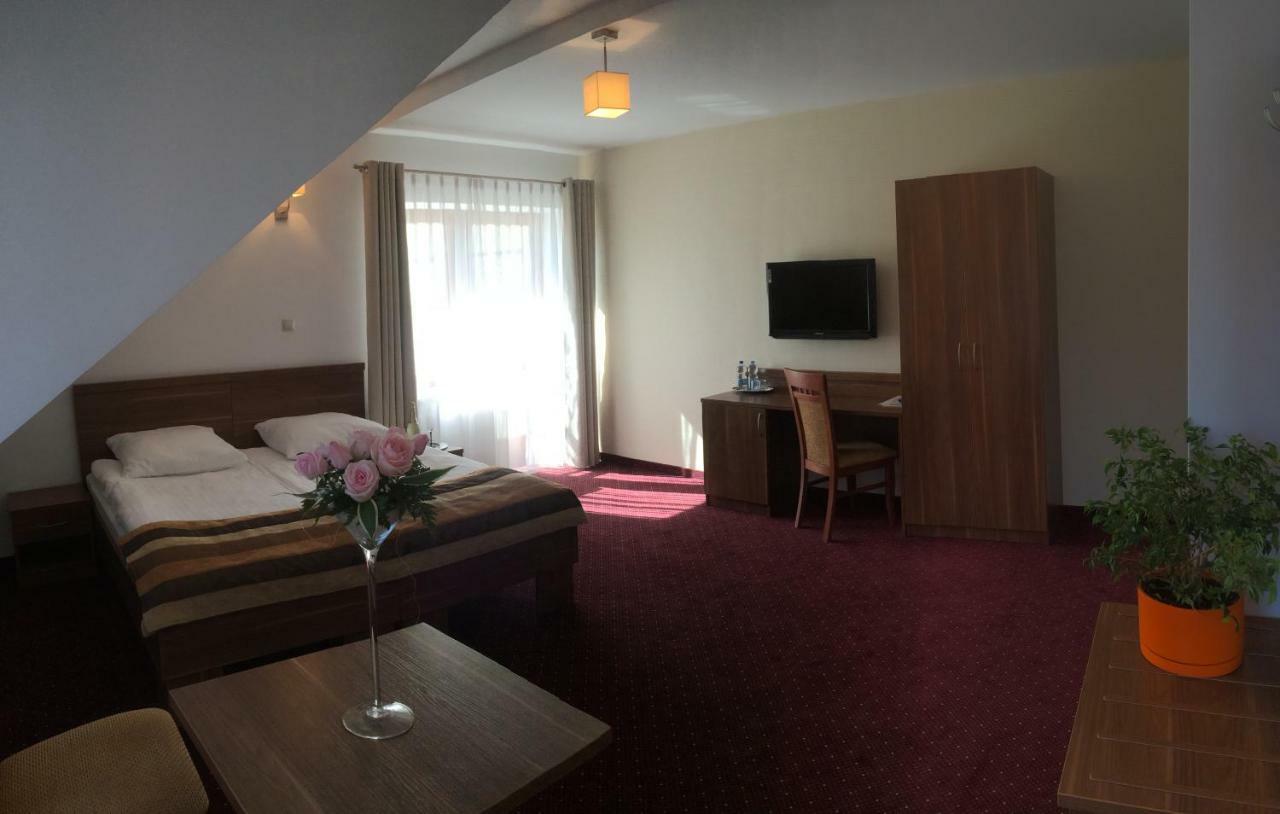 Hotel Dyminy Kielce Exterior foto